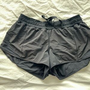 Lululemon Hotty Hot 2.5”